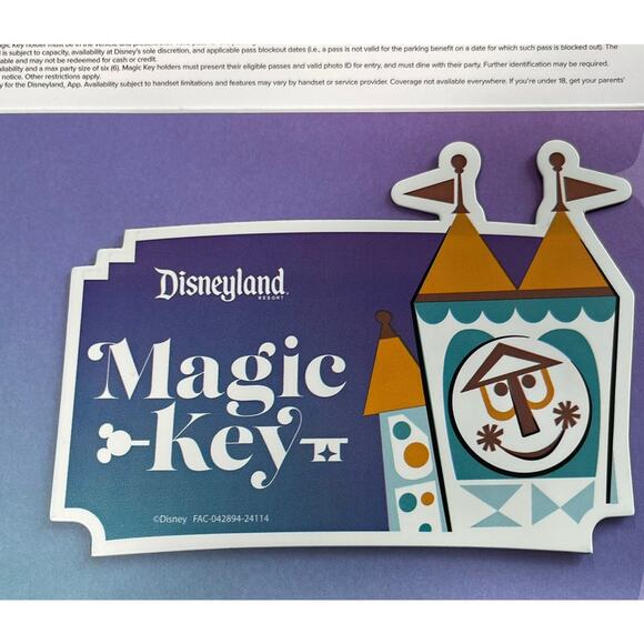 Disney Magic Key Passholders Magnet Small World Multicolor Home - Picture 1 of 9